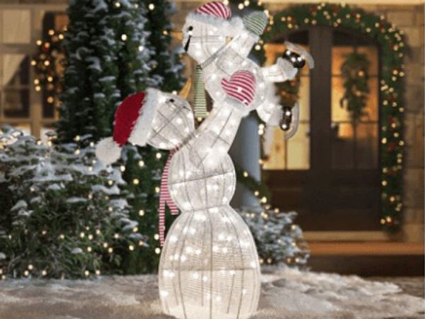 Outdoor Christmas light decorations